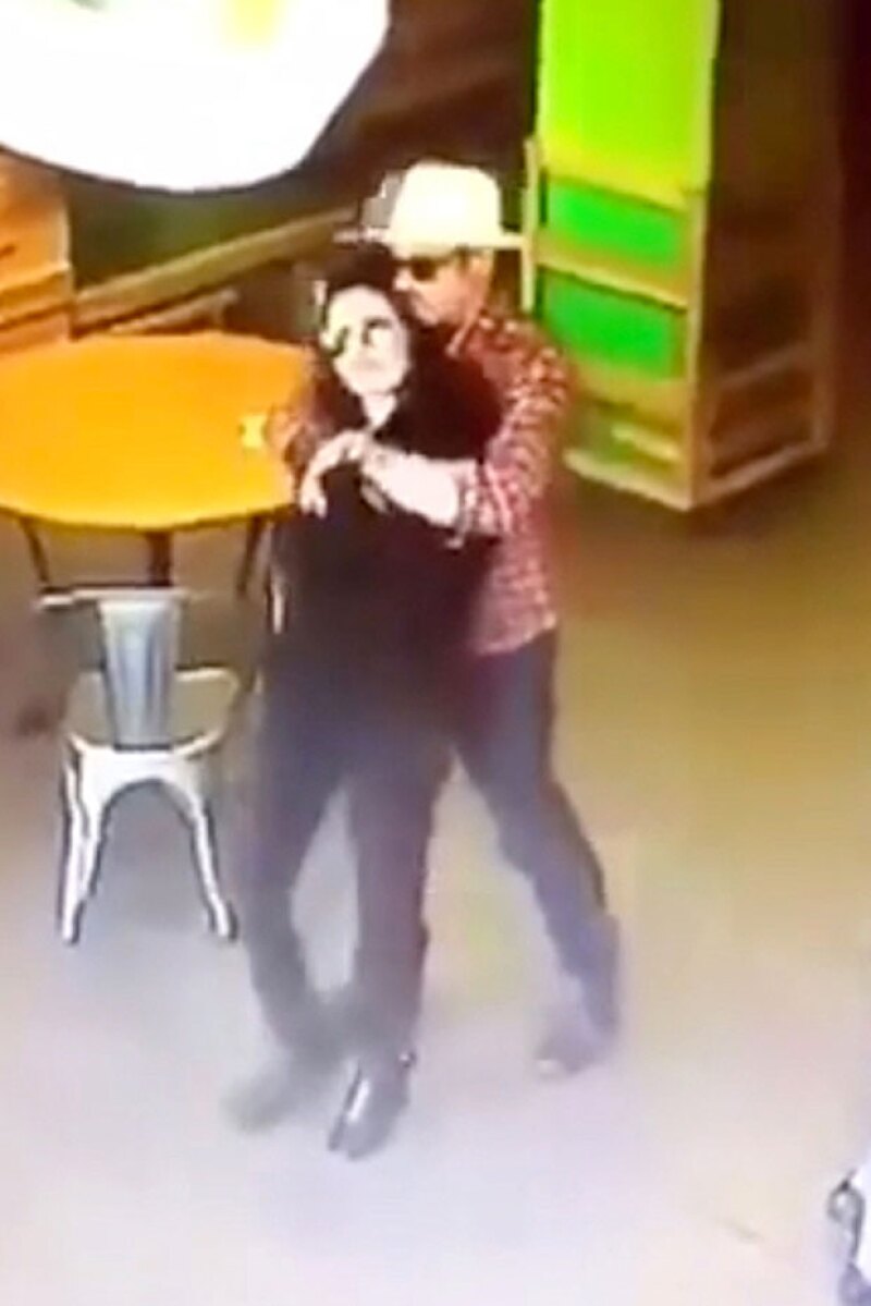 La pareja se dejó ver muy cariñosa en West Hollywood.