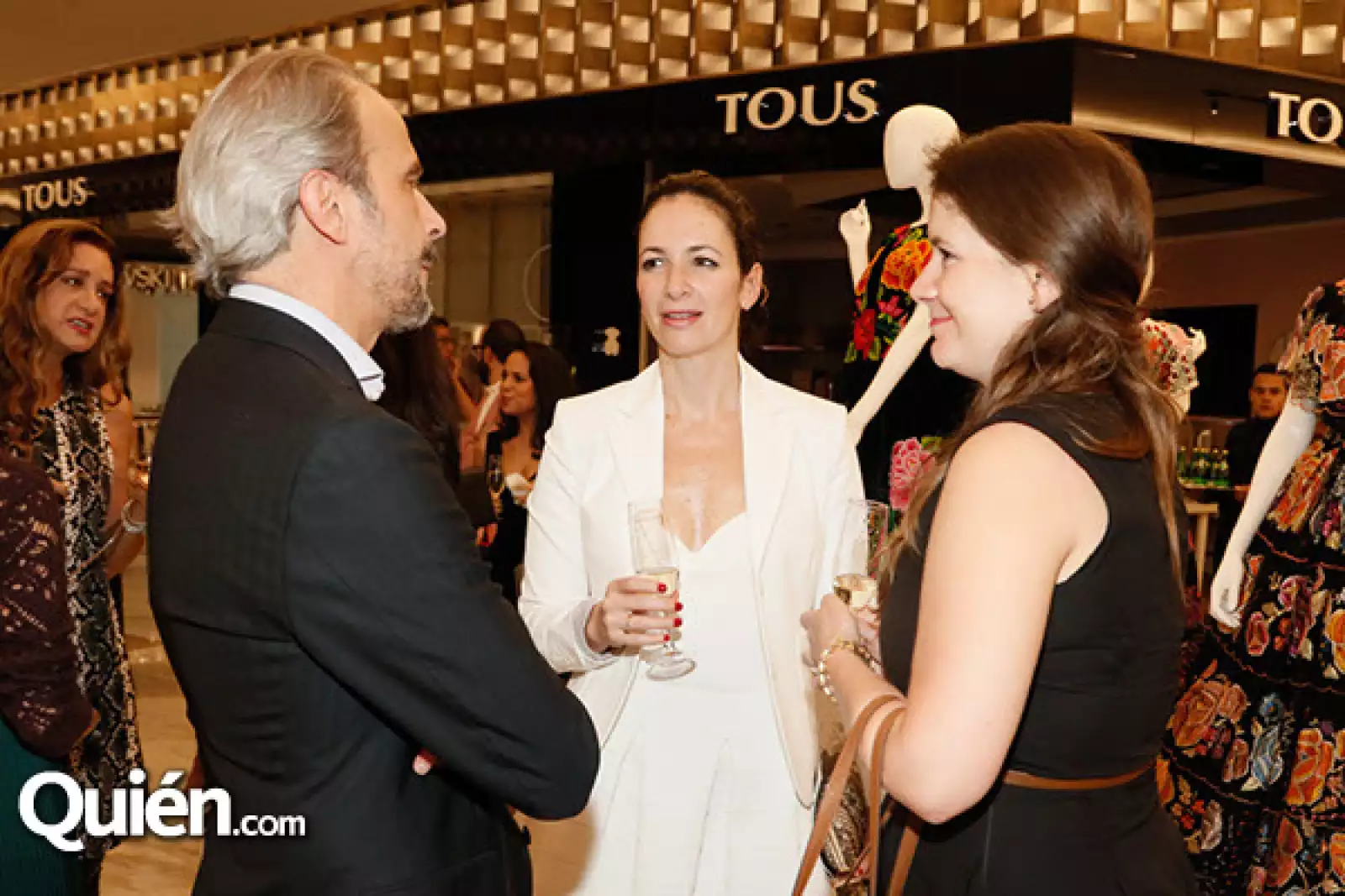José Ferrer, Maria Ocampo y Mariana Iturriaga
