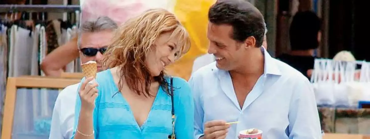 En mayo de 2005 Luis Miguel llevó, al mismo lugar que llevó a Myrka Dellanos, a Aracely Arámbula: la Plaza de San Marcos.