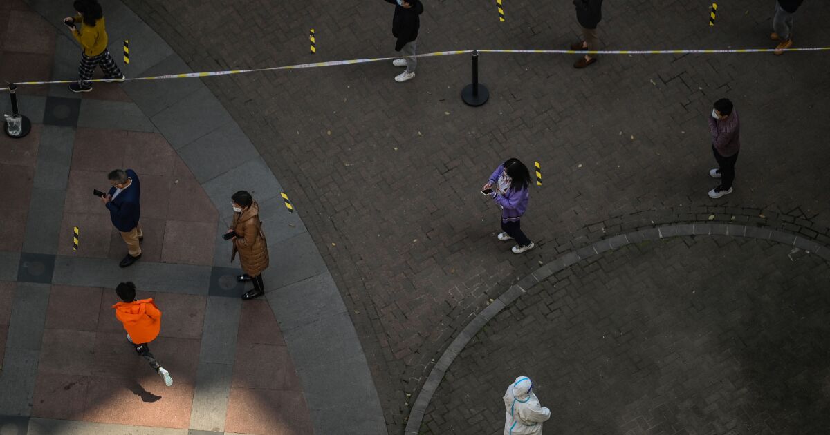Shanghai defends controversial measure to separate parents from children with covid Shanghai defends controversial measure to separate parents from children with covid