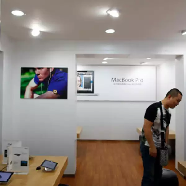 Tras darse a conocer el que en la ciudad de Kunming existían tiendas de Apple piratas, el Gobierno decidió cerrar dos…por no contar con el permiso comercial oficial.