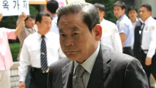 “Cambia todo, menos a tu esposa e hijos”, es la célebre frase que el presidente de Samsung, Lee Kun-Hee.