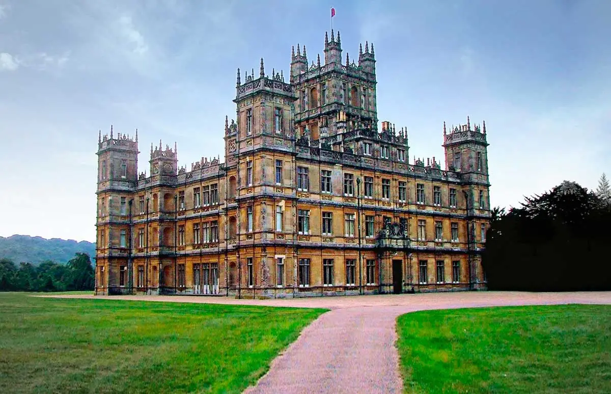 downtown-abey-airbnb-castillo