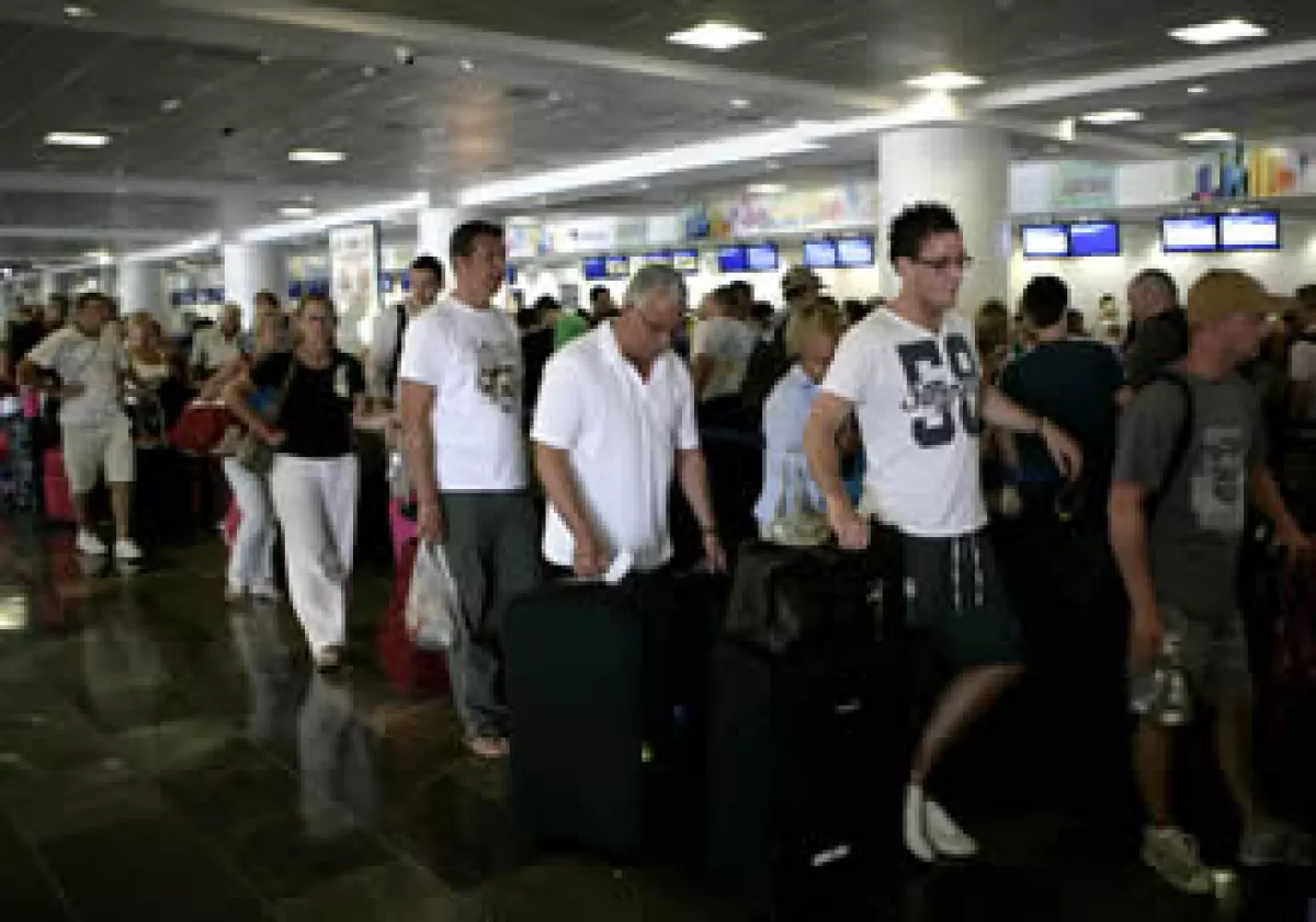 Asur opera nueve aeropuertos en el sureste de México, entre ellos el de Cancún. (Foto: AP)