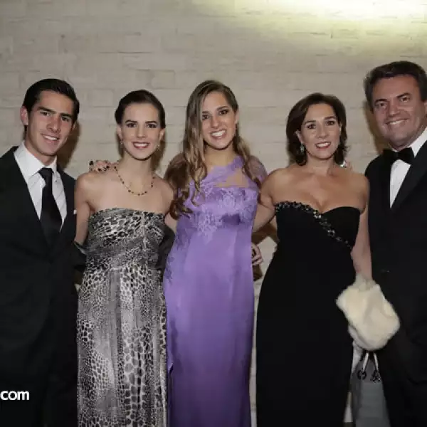 Francisco Ray,Mariana Ray,Luisa González,Liliana González,Francisco Ray