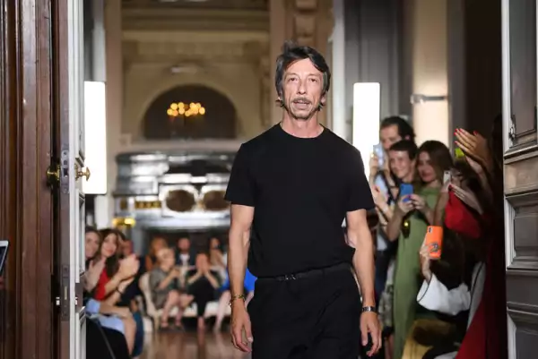 Valentino : Runway - Paris Fashion Week - Haute Couture Fall Winter 2018/2019