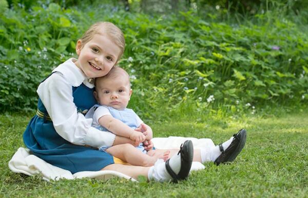 Estelle, Alexander y Leonore de Suecia