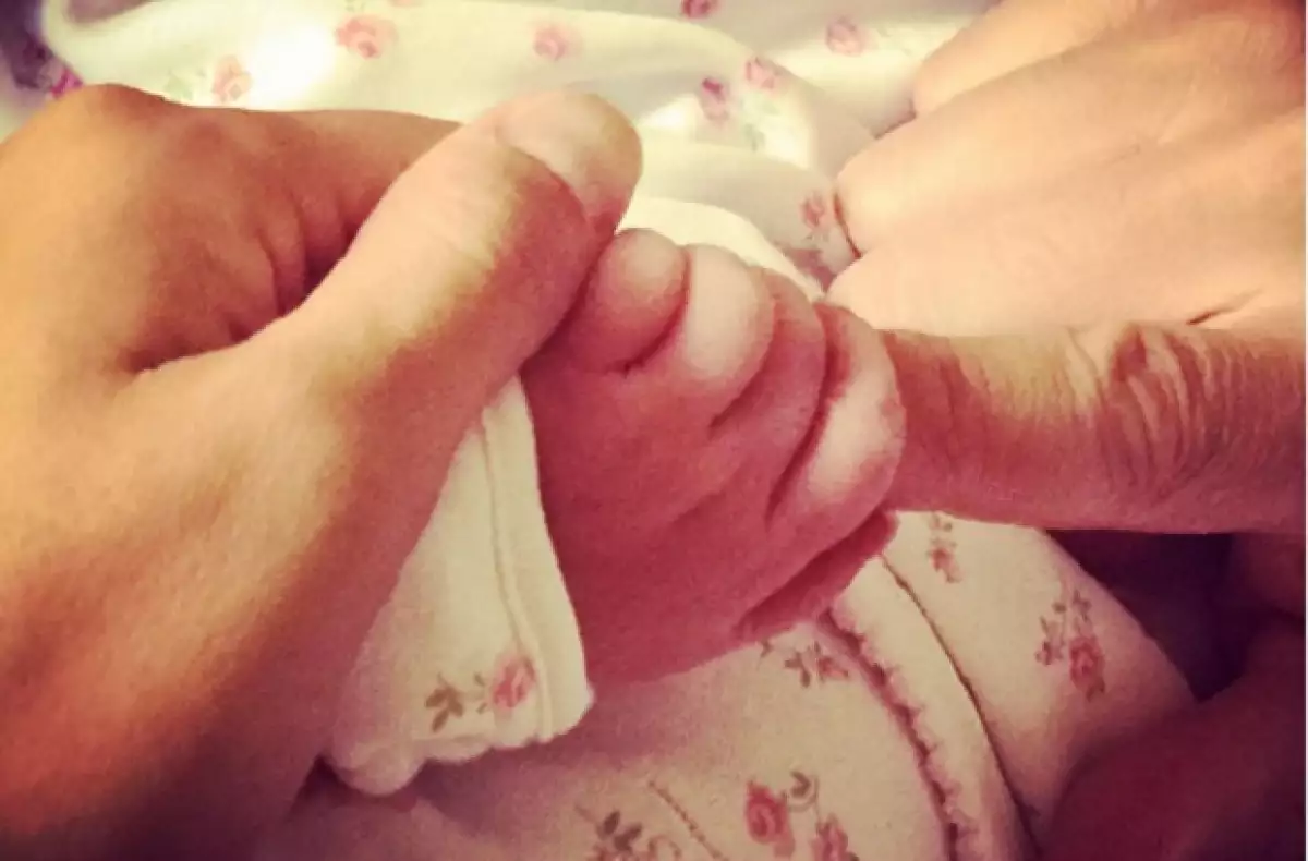 Esta es la primera fotografía de Gia, la bebé de Odalys y Patricio.