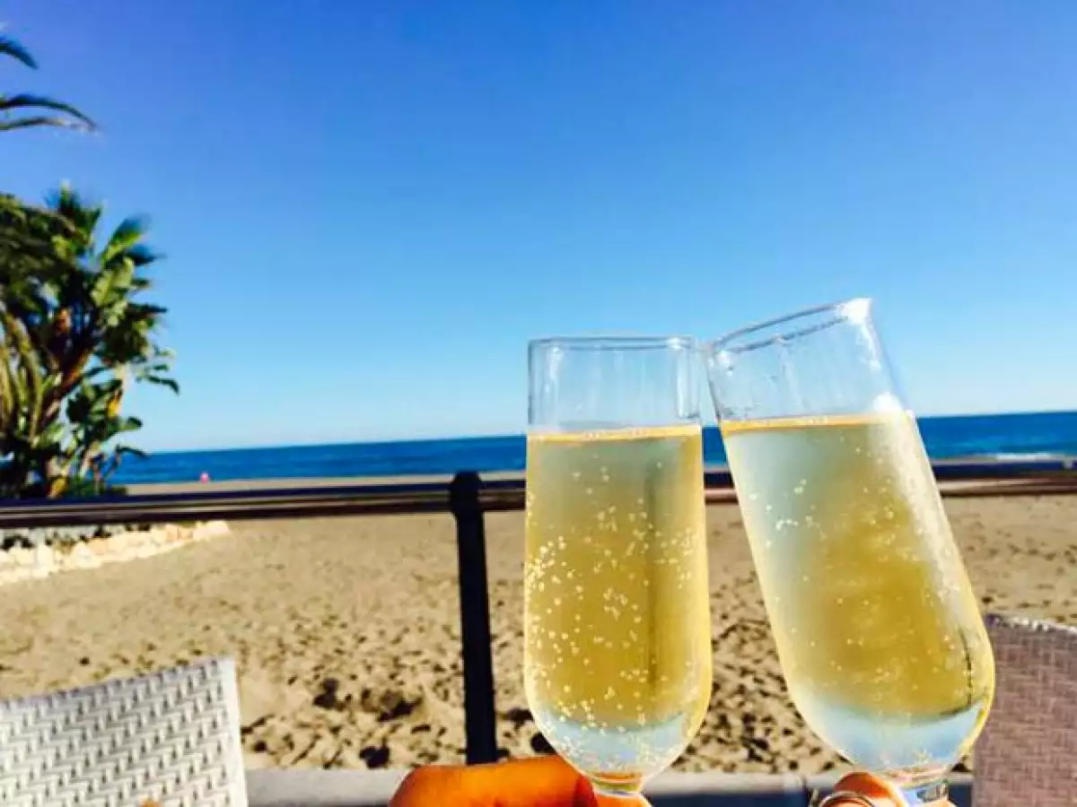 En su tour vacacional por Europa, los enamorados hacen parada en España, donde pasaron Año Nuevo y continúan probando las delicias del país.