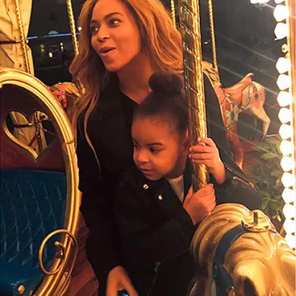 La cantante y su esposo Jay Z se encuentran de viaje en Italia disfrutando al máximo a su hija Blue Ivy.