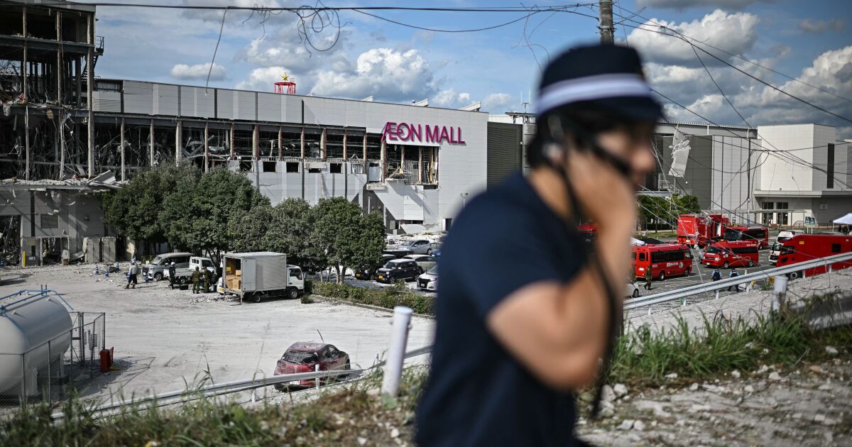 TERREMOTO DEVASTA JAPÓN: MÁS DE UNA DOCENA DE MUERTOS Y RESCATES CONTRA RELOJ