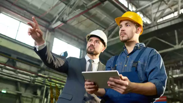 Ingenieros en fábrica