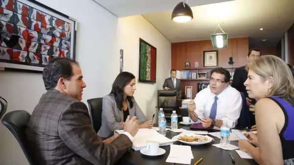 Legisladores analizan leyes secundarias anticorrupción.