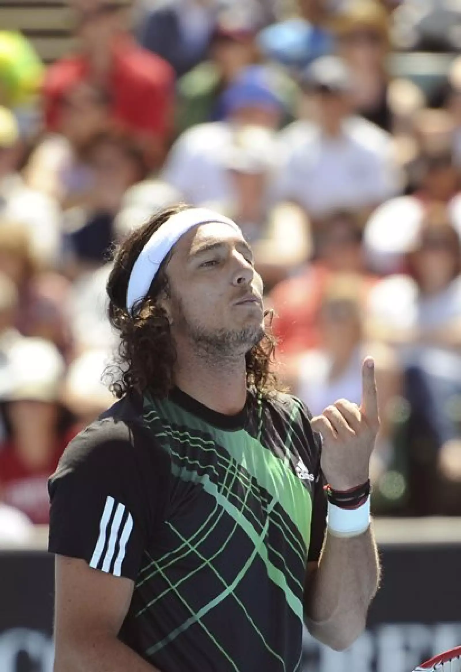 Juan Mónaco es de Tandil, Argentina, tierra de tenistas. Es el número 27 mundial, le apodan `Pico´, y creció idolatrando a André Agassi.