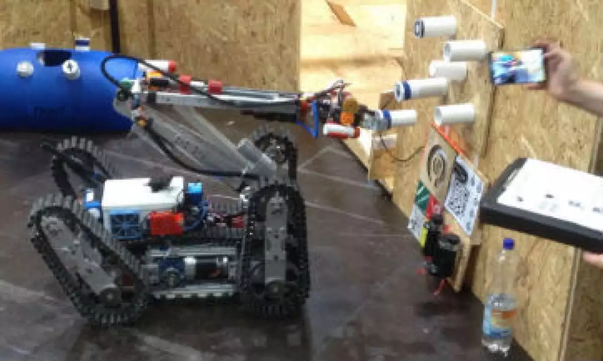 robot ganador AGS