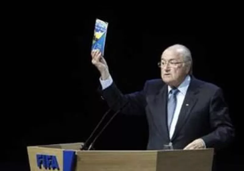 Joseph Blatter dijo que es su responsabilidad resolver los problemas en la FIFA. (Foto: Reuters)