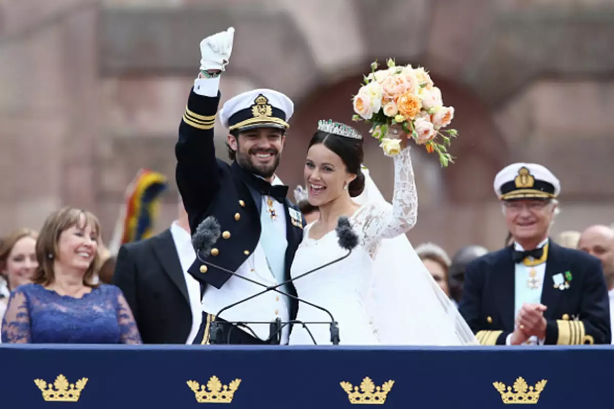 Una boda de cuento de hadas: Fue en la capilla real de Estocolmo donde, después de cinco años de relación, Carlos Felipe de Suecia y Sofía Hellqvist  dijeron `Sí, acepto´ acompañados de su familia y amigos cercanos.