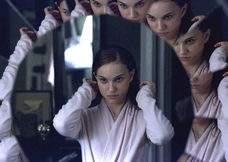 A pesar de que la crítica la ha tratado favorablemente, la película de Darren Aronofsky también ha tenido a algunos no tan fascinados, entre ellos a Los Angeles Times.