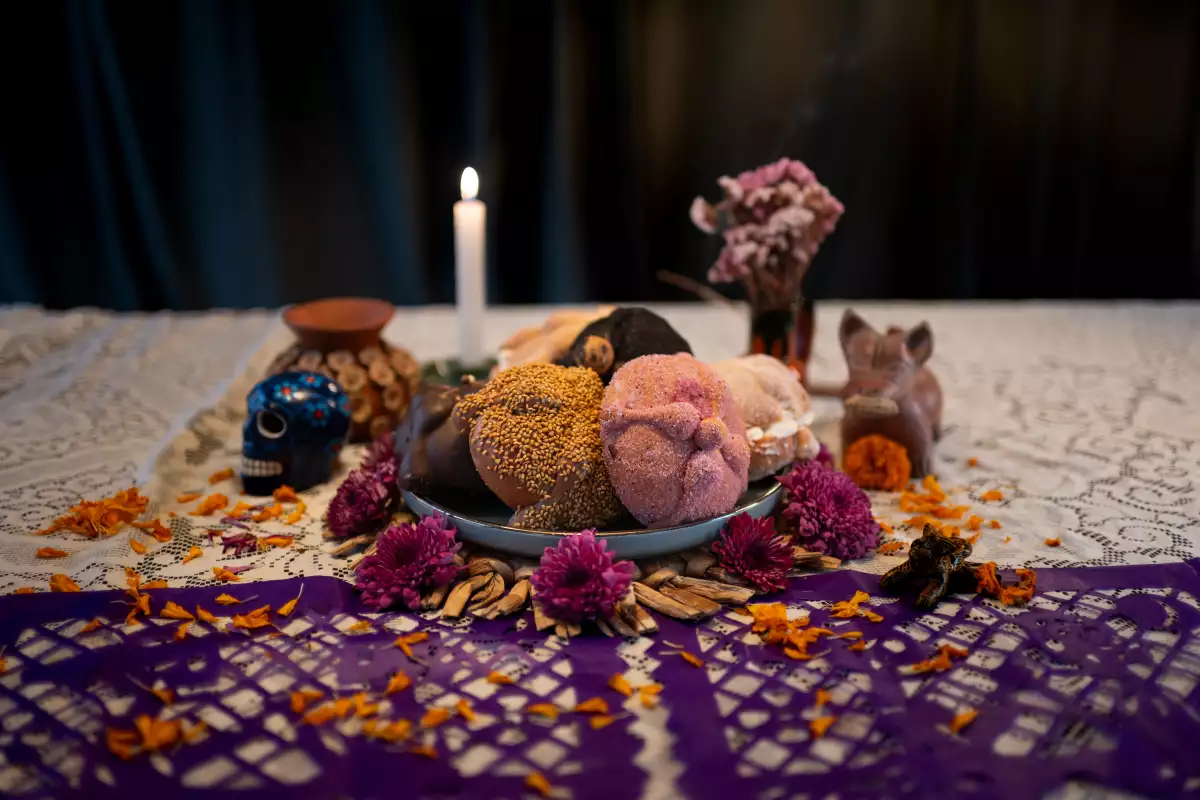 Foto de pan de muerto relleno en CDMX