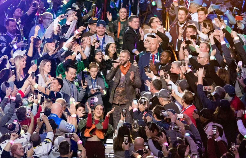 Justin Timberlake durante el medio tiempo del Super Bowl LII