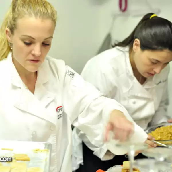 Roberta Treviño y Fernanda Lobeira