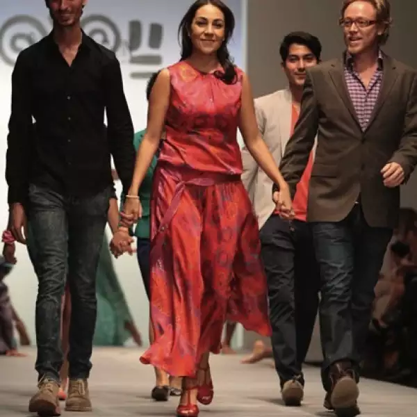 Pasarela Pineda Covalín