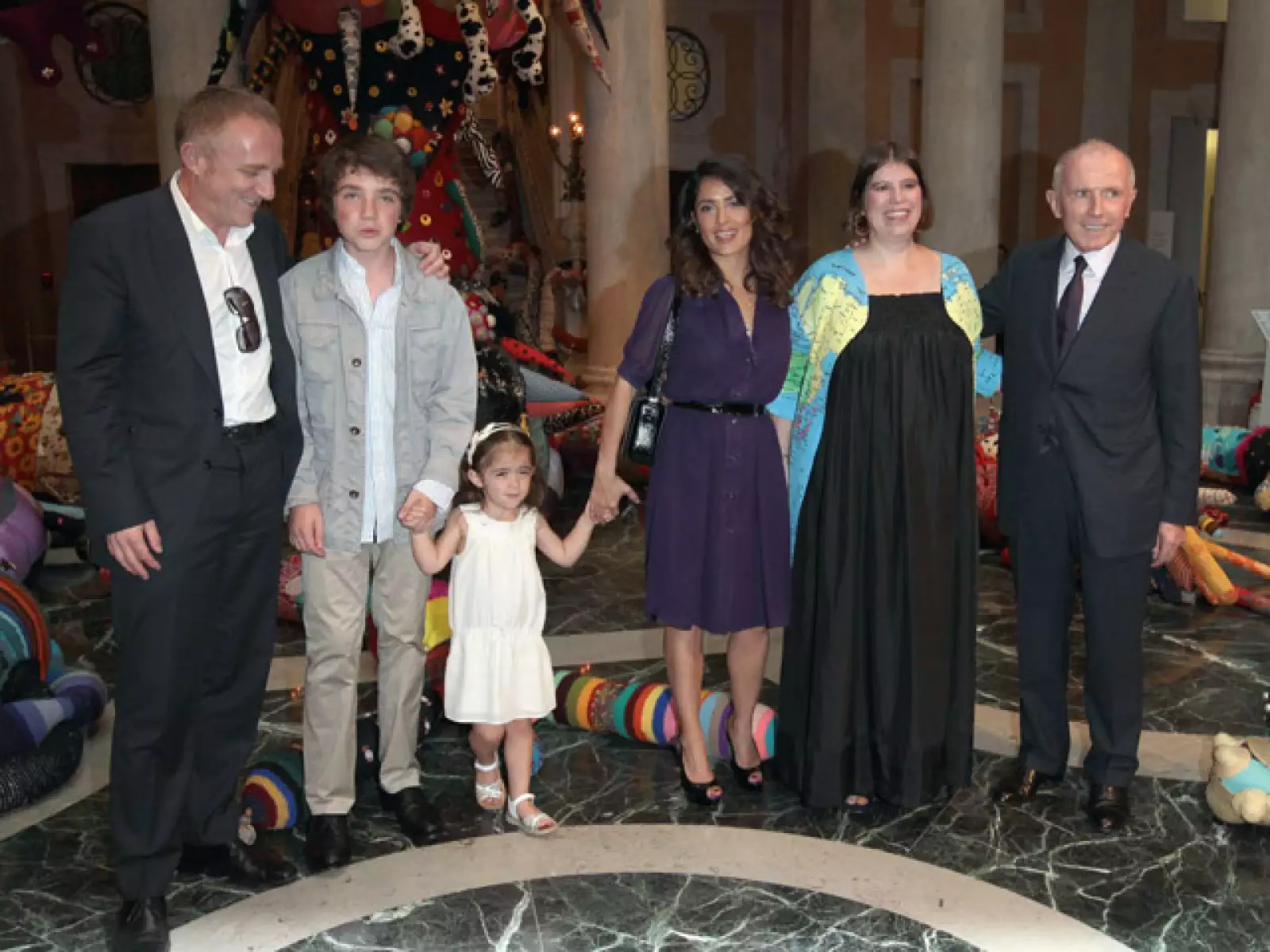 François-Henri Pinault, François Pinault, Valentina Paloma, Salma Hayek, Joana Vasconcelos y François Pinault.