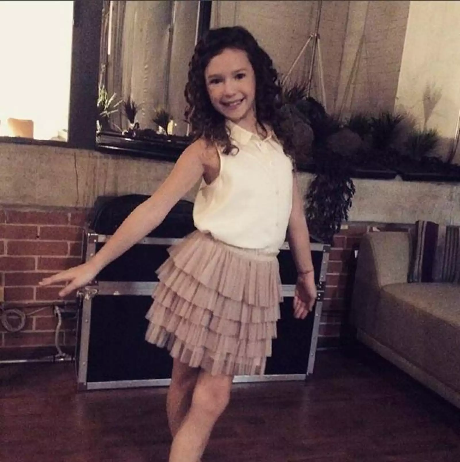 Mía actualmente protagoniza el musical Annie.