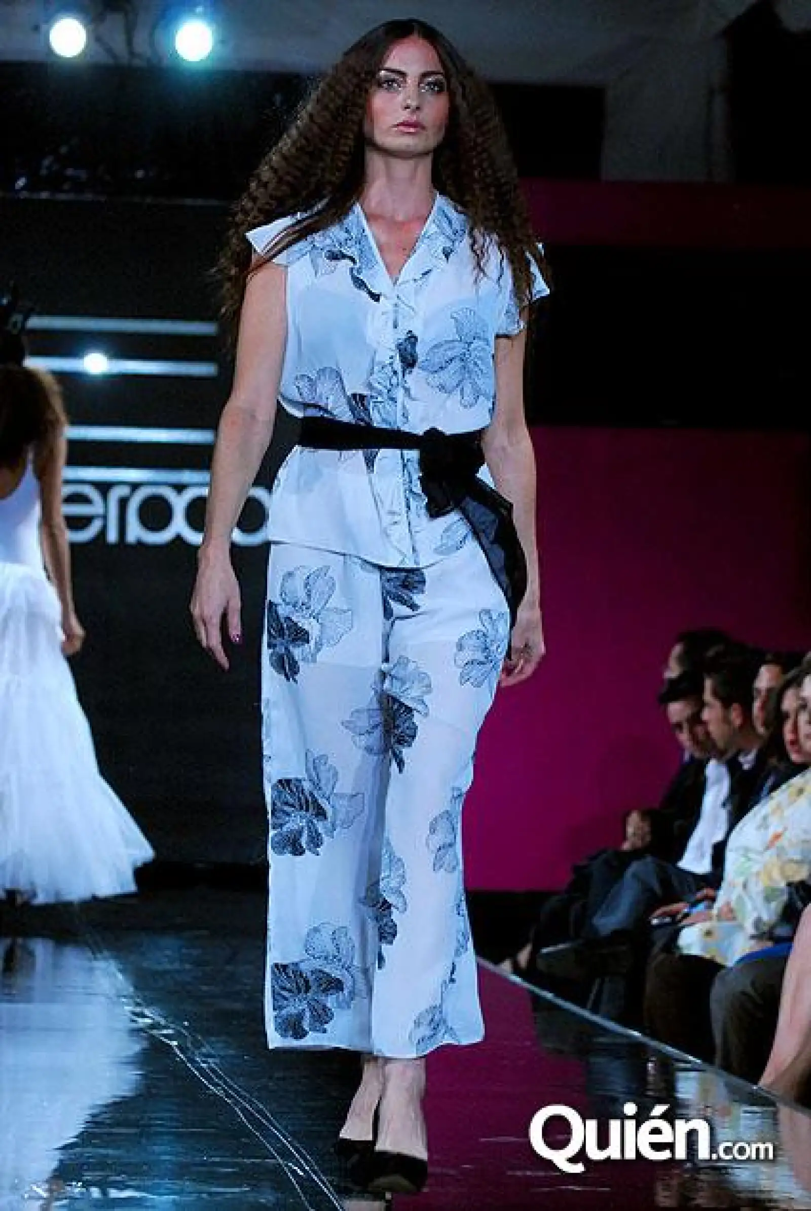PASARELA LENCERIA LIVERPOOL