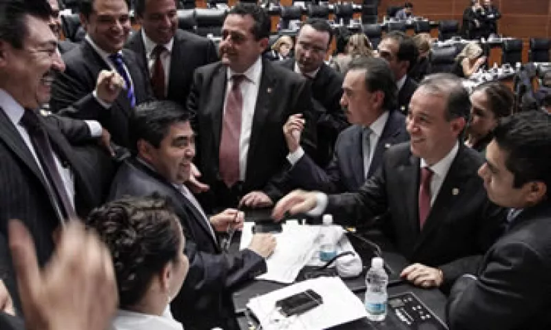 Algunos senadores del PRD faltarán a la discusión en el Pleno en rechazo a la miscelánea. (Foto: Notimex)