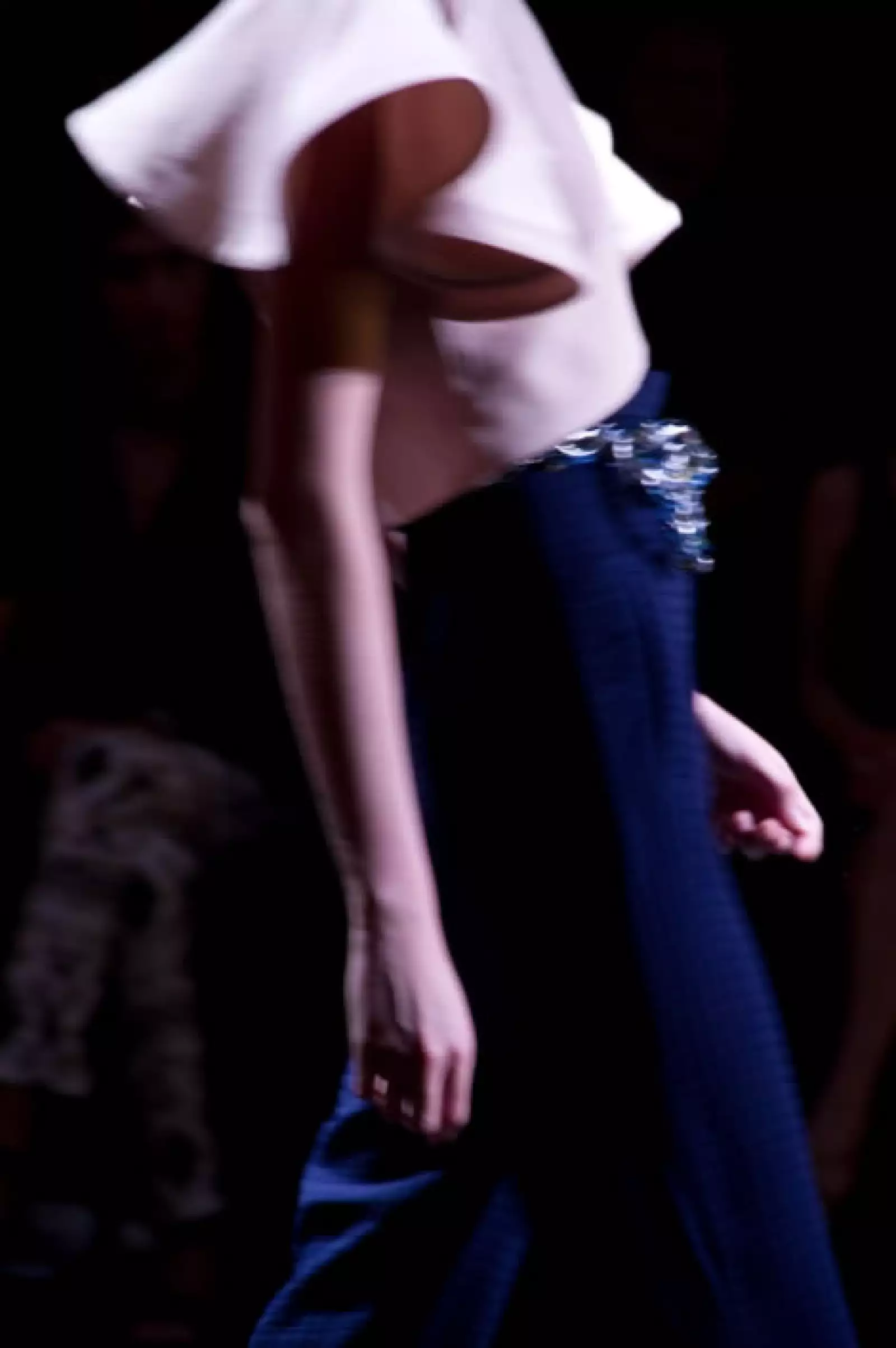 `Apostamos todo por el ya que sorprendió con su impecable colección. Nos sentimos orgullosos en ELLE de ser quienes lo descubrimos y a partir de hoy y mientras Edgar lo permita, será parte activa e insustituible en las páginas de nuestra revista´, comentan las editoras de ELLE.