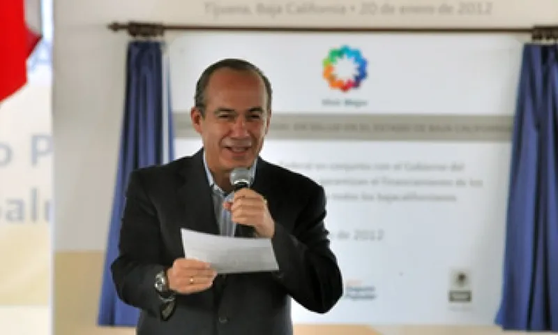 El presidente Calderón inauguró una parte de la modernización de la carretera La Paz-Todos Santos-Los Cabos.  (Foto: Notimex)