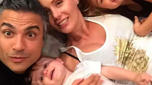 La modelo presumió en su cuenta de Instagram un momento íntimo junto al actor y sus encantadores hijos, Elena y Jaime Jr.