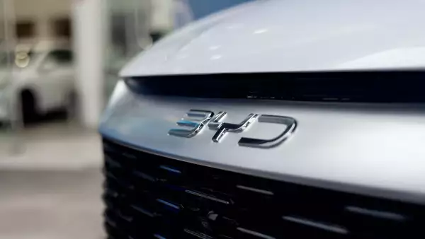 ¿Quién es el dueño de BYD, el mayor fabricante de vehículos eléctricos?