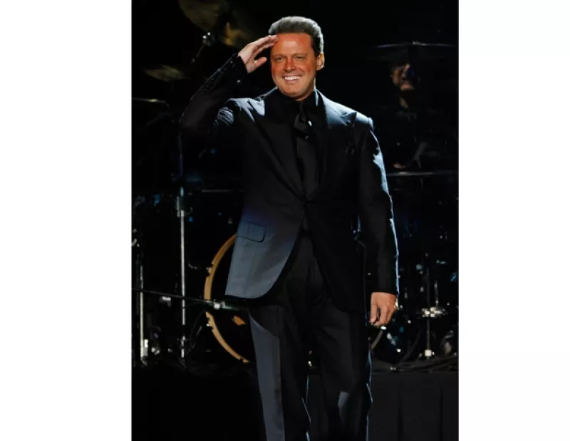 Hoy es el cumpleaños del llamado “Sol”, y aquí te presentamos las cosas que forzosamente debes saber del astro del pop.