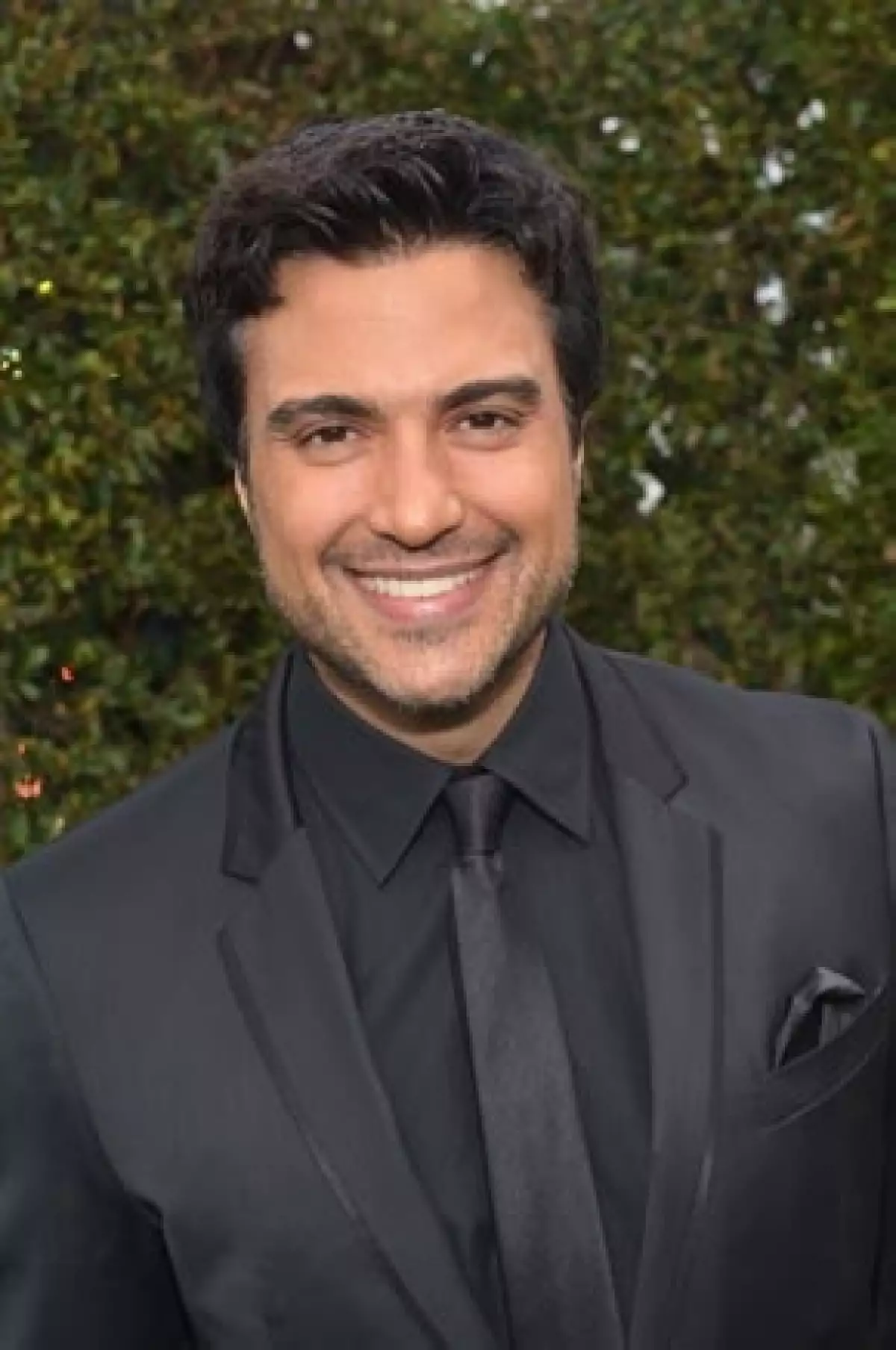 El guapo actor llega a los 40 años como uno de los mexicanos más carismáticos y queridos del medio, y a punto de que se transmita el primer capítulo de la serie en la que trabajó con Eva Longoria.