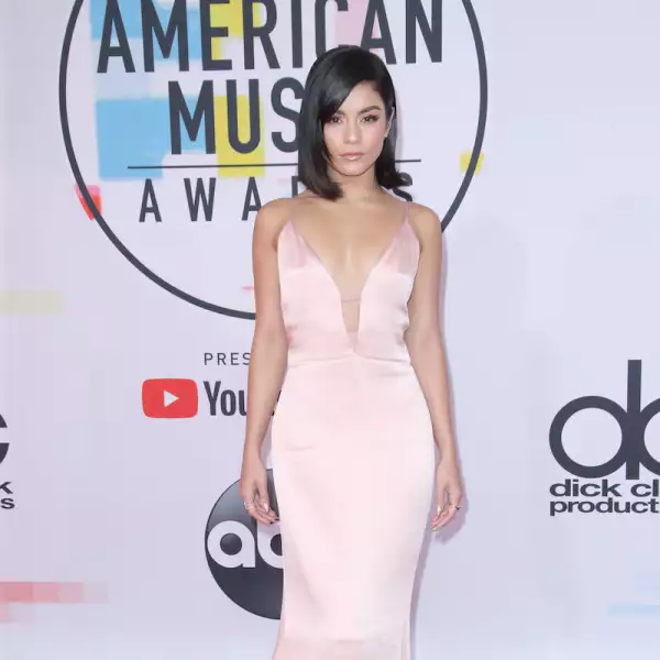Los mejores looks de los American Music Awards 2019