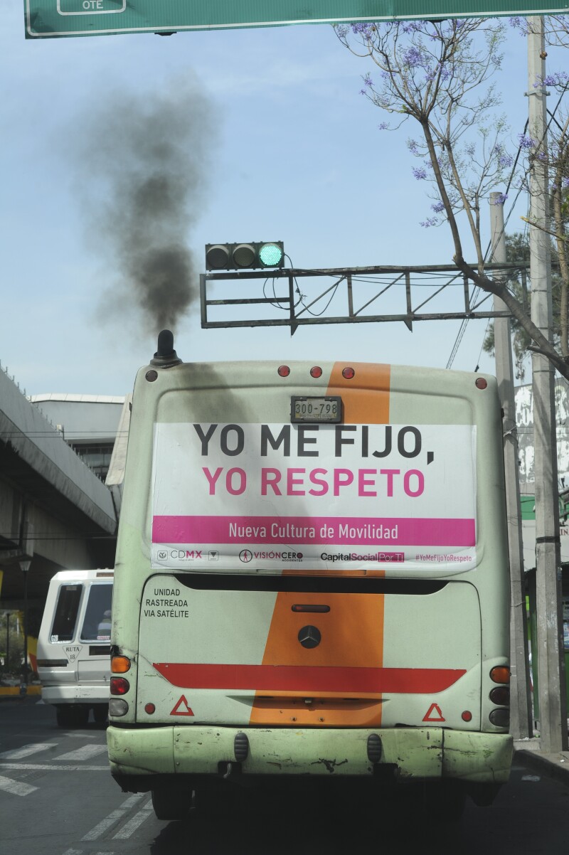 Los expertos aseguran que el transporte público opera con maquinaria vieja que aumenta la contaminación