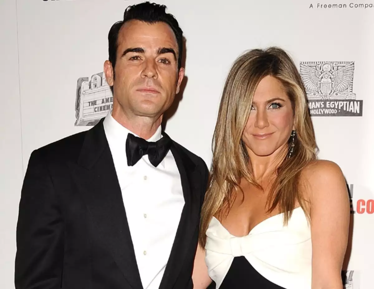 La actriz y Justin Theroux decidieron pasar tres días en Santa Mónica hablando de sus sentimientos, esto con el objetivo de empezar su nueva vida sin problemas.