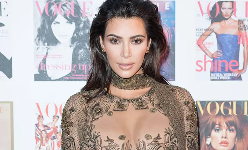 La esposa de Kanye West no está nada feliz que las primeras palabras de su hijo no hayan sido precisamente "mamá".