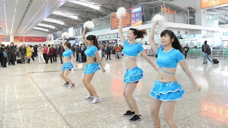 china porristas aeropuerto