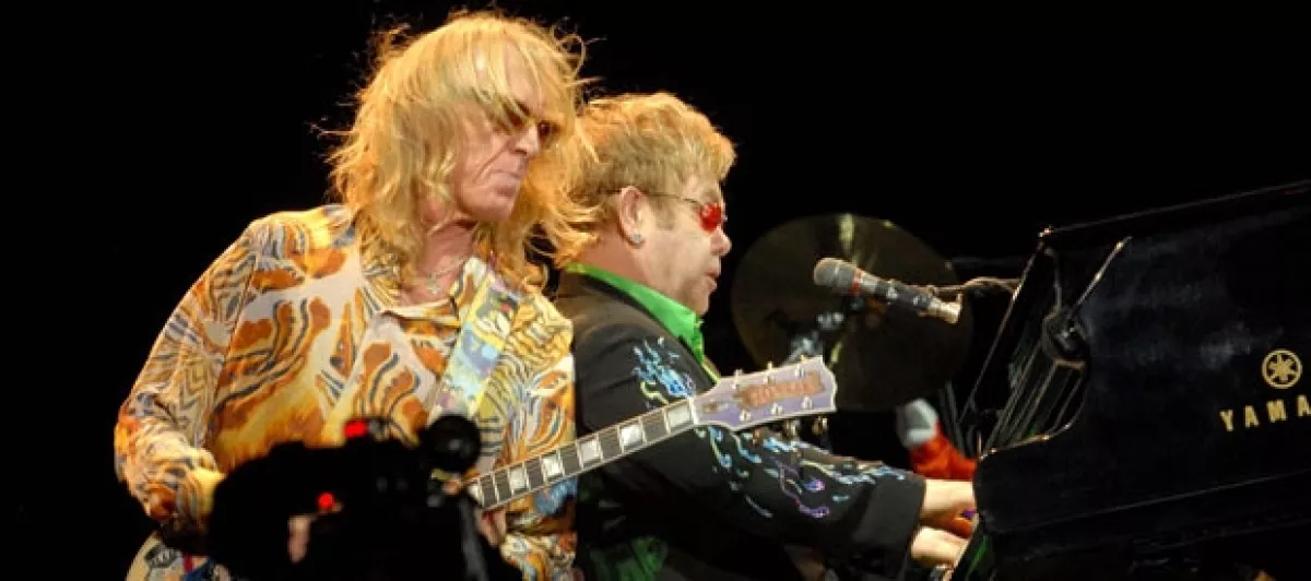 El cantante de 63 años complació a sus fans con temas clásicos.