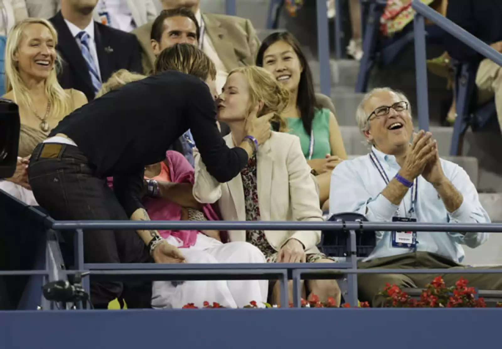 Nicole Kidman compartió un romántico momento con su esposo Keith Urban.