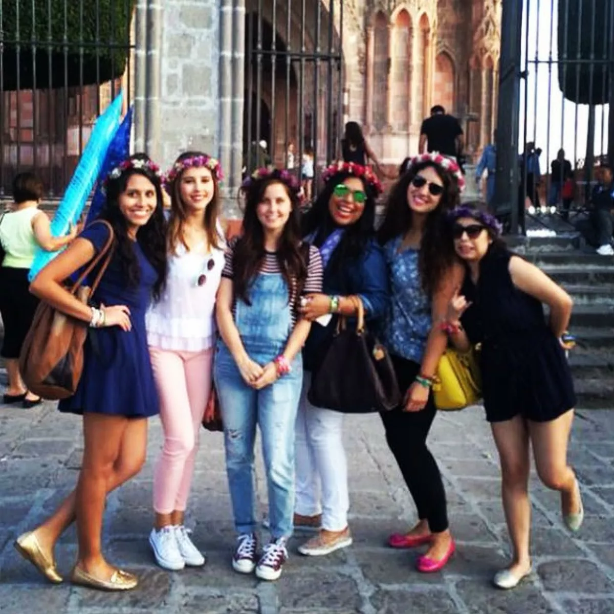 Paulina, Natasha y amigas en San Miguel de Allende.