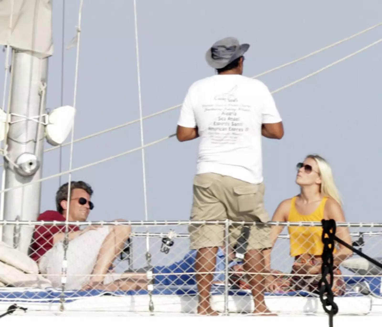 Matthew Perry, actor de `Friends´, estuvo con varios amigos en  un yate.