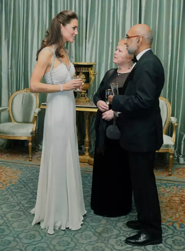 Amanda Wakeley diseñó el vestido que Kate usó durante la cena.