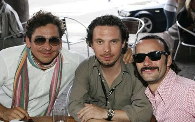 Personalidades como los actores Alejandro Nones, Luis Ernesto Franco y Eduardo Arroyo, estuvieron varias horas en el restaurante de ese hotel conviviendo con algunos amigos.