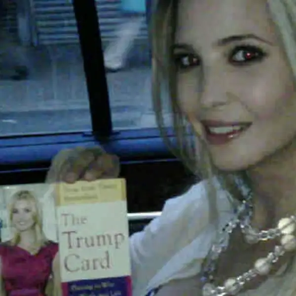 Ivanka Trump aprovechó su página personal de Twitter para promocionar su libro.
