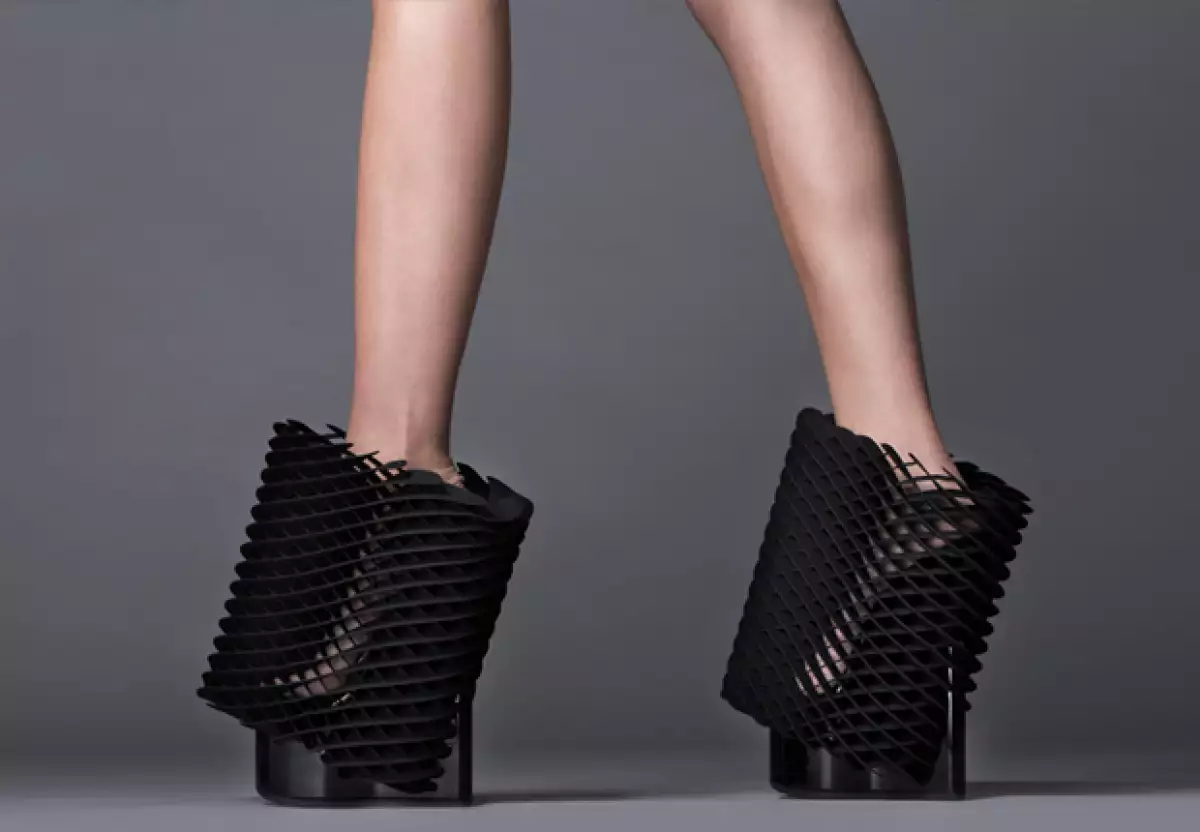 YOUNG DE MICHAEL YOUNG