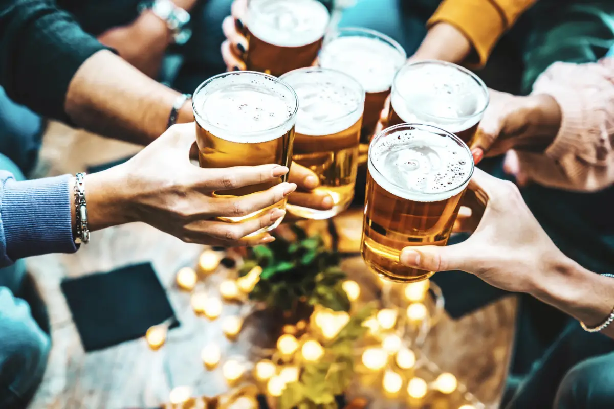 La cerveza mueve mucho más que bares y restaurantes: también impulsa empleos y el PIB de México 